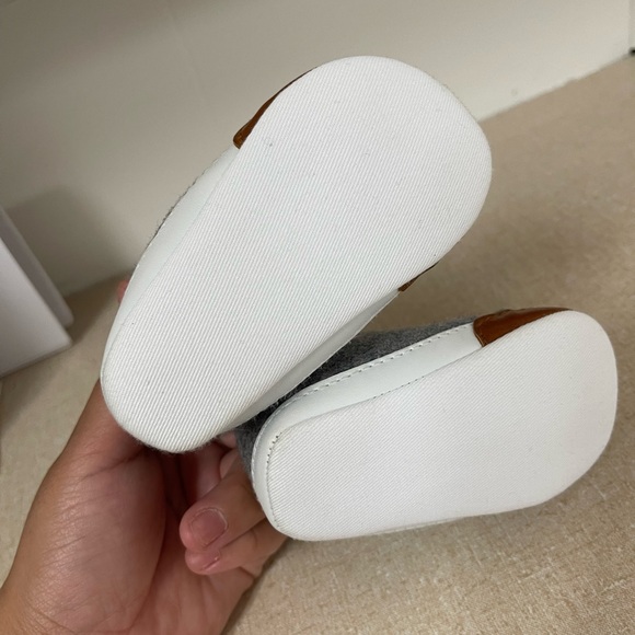 Carters just one you shoes🦊 size 3-6 months - Picture 4 of 5